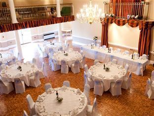 Elme Hall 3*